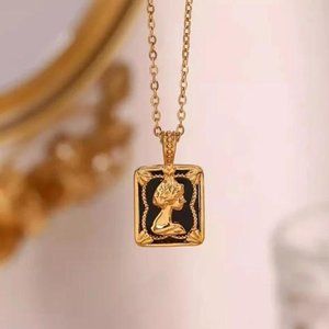 NEW ELIZABETH PENDANT 18K GOLD NECKLACE